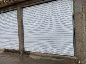 Rideaux électriques et manuel sur musre